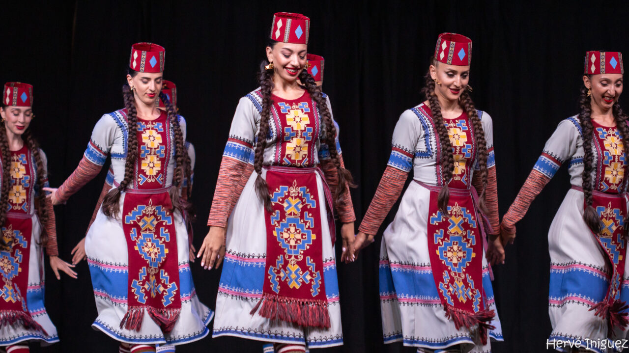 Danseuses, ensemble Bert, Arménie